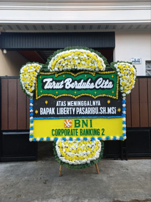 Papan Bunga Duka di Pulau Burung