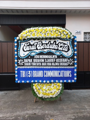 Papan Bunga Duka di Pulau Burung